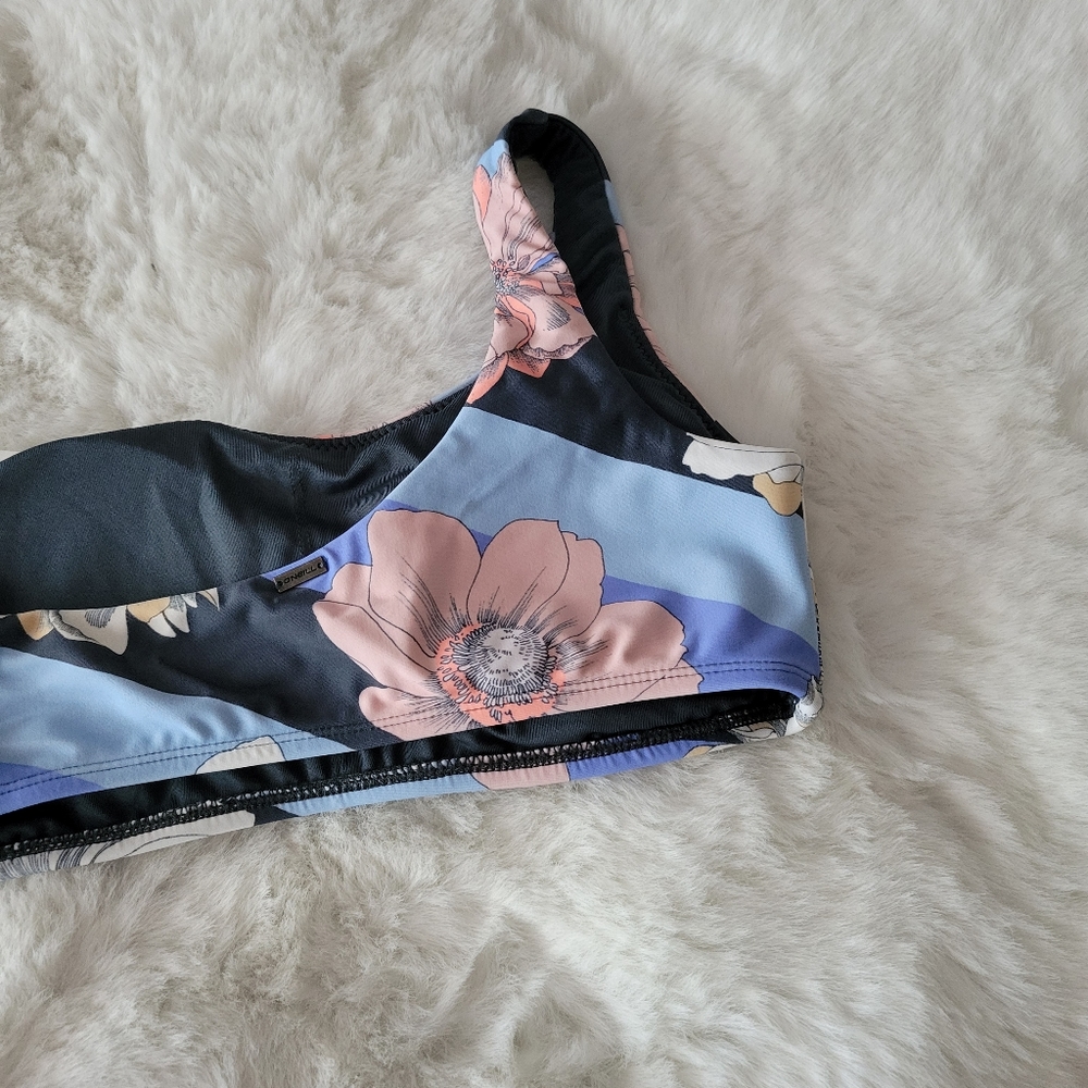 🐳O'NEILL BRAND NEW ONE SHOULDER BIKINI TOP SIZE S - Picture 9 of 9